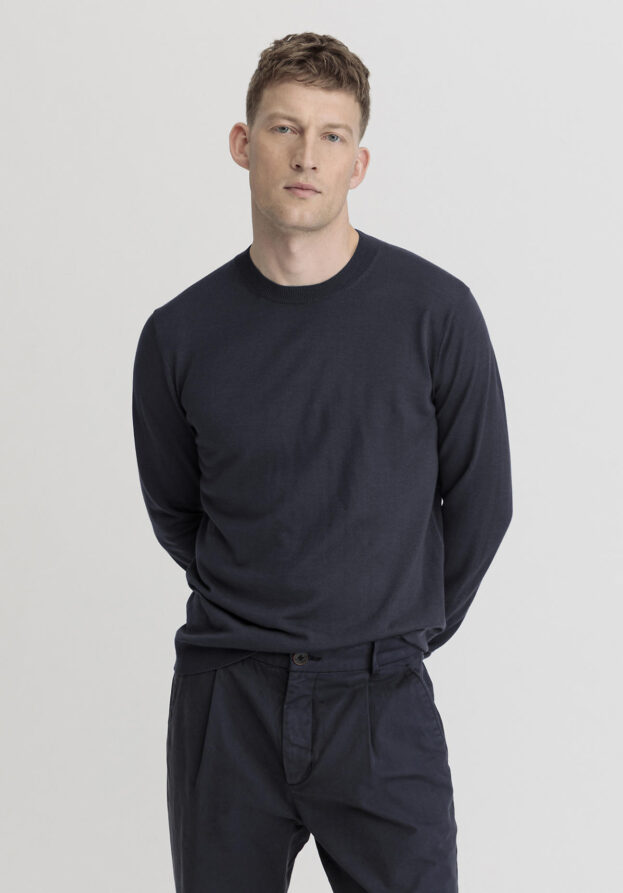 hessnatur Herren Pullover Regular aus Bio-Merinowolle - blau - Größe 50