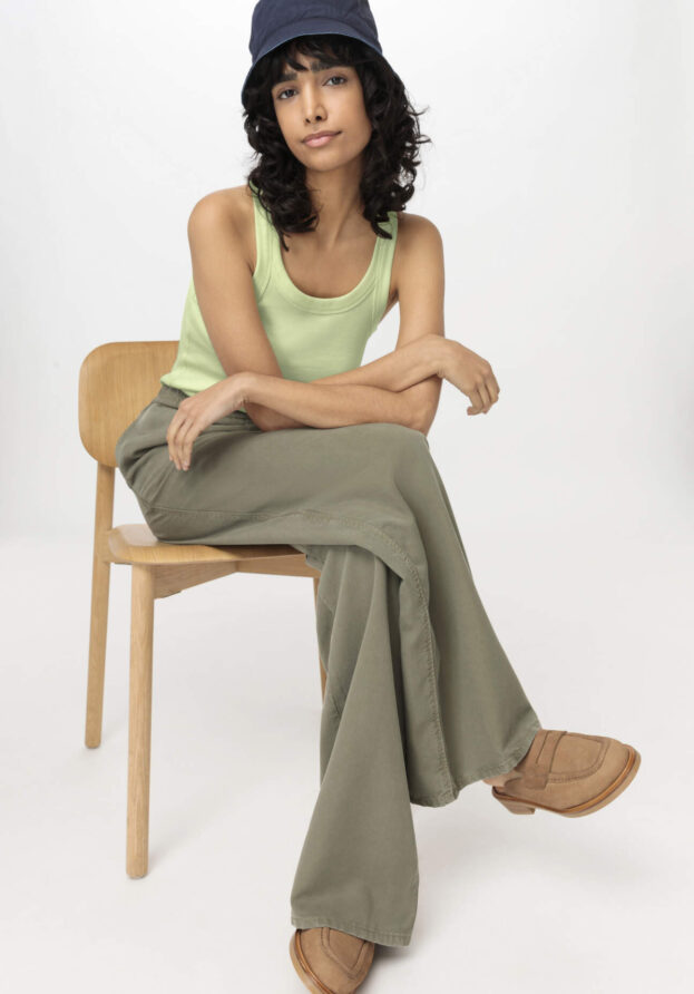 hessnatur Damen Rib Top Slim aus Bio-Baumwolle - grün - Größe 36