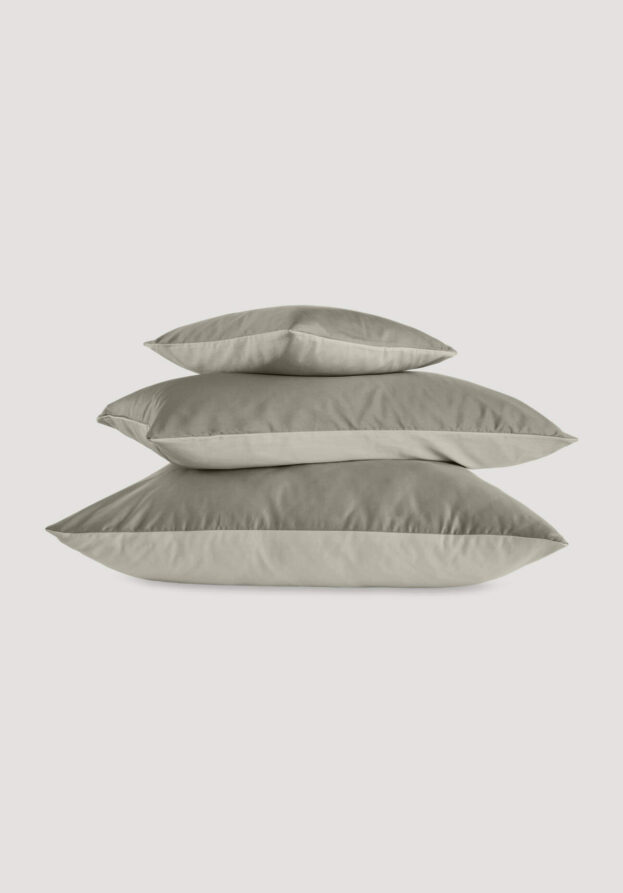 hessnatur Satin Wende-Kissenbezug aus Bio-Baumwolle - grün - Größe 80x80 cm