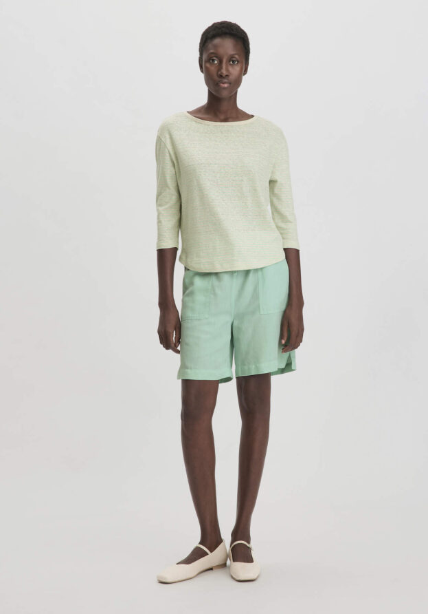 hessnatur Damen Shorts Relaxed aus weichem TENCEL Lyocell mit Leinen - grün - Größe 44