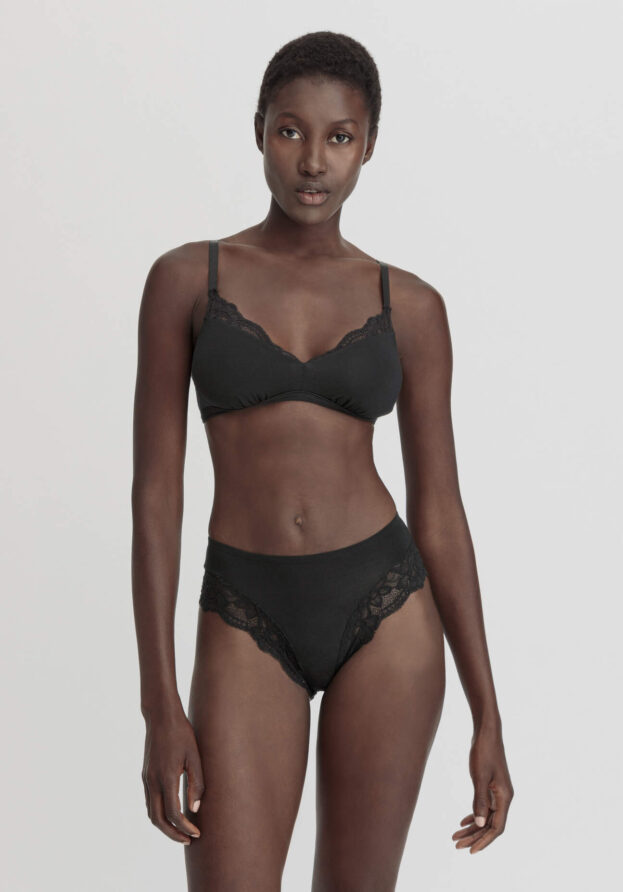 hessnatur Damen Soft BH mit Spitze aus TENCEL™ Modal - schwarz - Größe 42