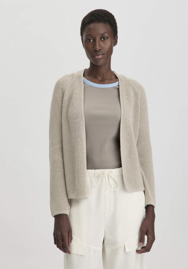 hessnatur Damen Strick Jacke Regular aus Bio-Baumwolle - beige - Größe S