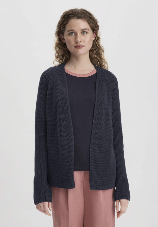 hessnatur Damen Strick Jacke Regular aus Bio-Baumwolle - blau - Größe XS