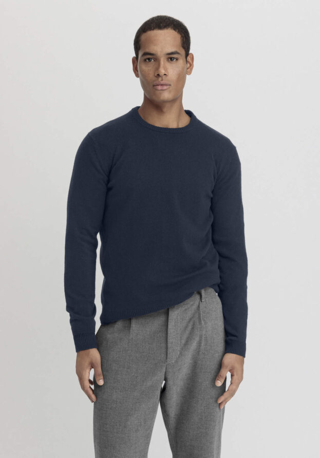 hessnatur Herren Strick Pullover Regular BETTER RECYCLING aus Kaschmir - blau - Größe 54