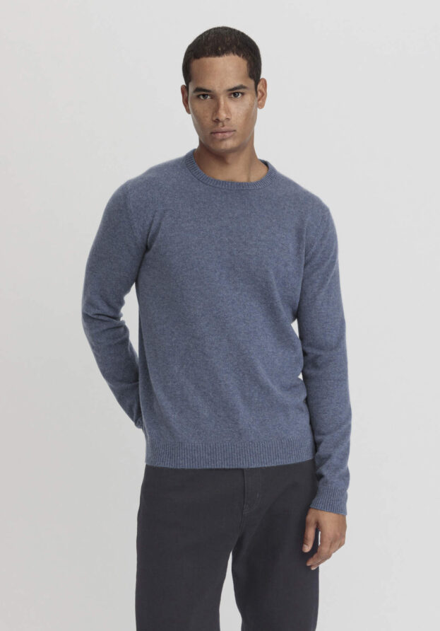 hessnatur Herren Strick Pullover Regular BETTER RECYCLING aus Kaschmir - blau - Größe 54