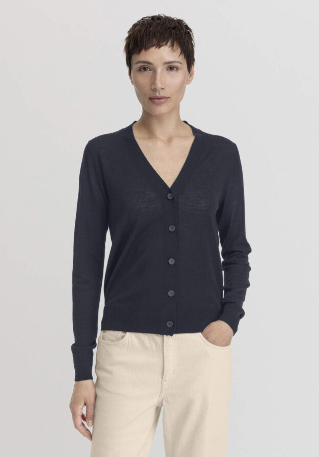 hessnatur Damen Strickjacke Regular aus Bio-Merinowolle - blau - Größe 38