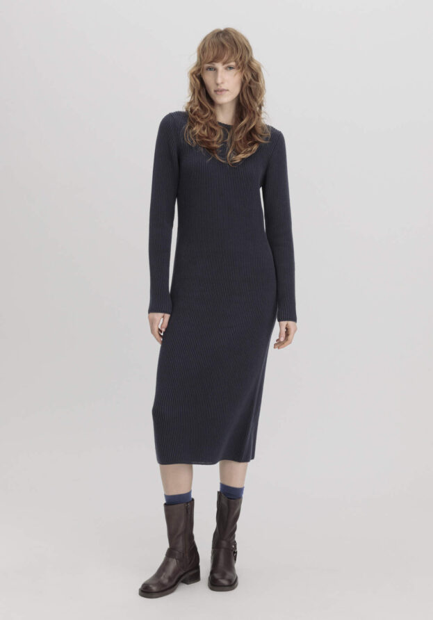 hessnatur Damen Strickkleid Midi Regular aus Bio-Baumwolle - blau - Größe L