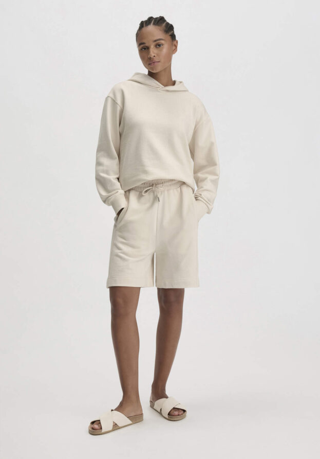 hessnatur Damen Sweat Shorts Relaxed aus Bio-Baumwolle - natur - Größe 38