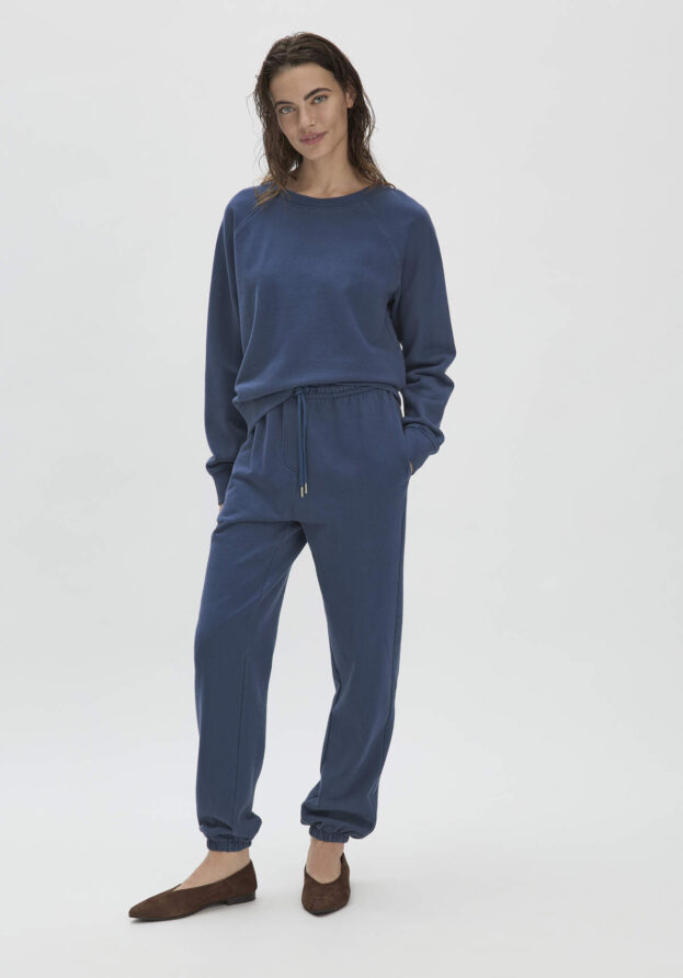 hessnatur Damen Sweathose Relaxed aus Bio-Baumwolle - blau - Größe 42