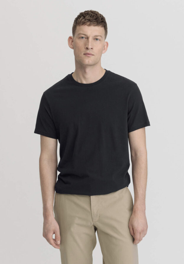 hessnatur Herren T-Shirt Regular aus Bio-Baumwolle - schwarz - Größe 56