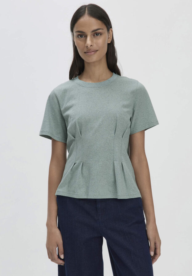 hessnatur Damen T-Shirt Relaxed BETTER RECYCLING aus Bio-Baumwolle - grün - Größe 48