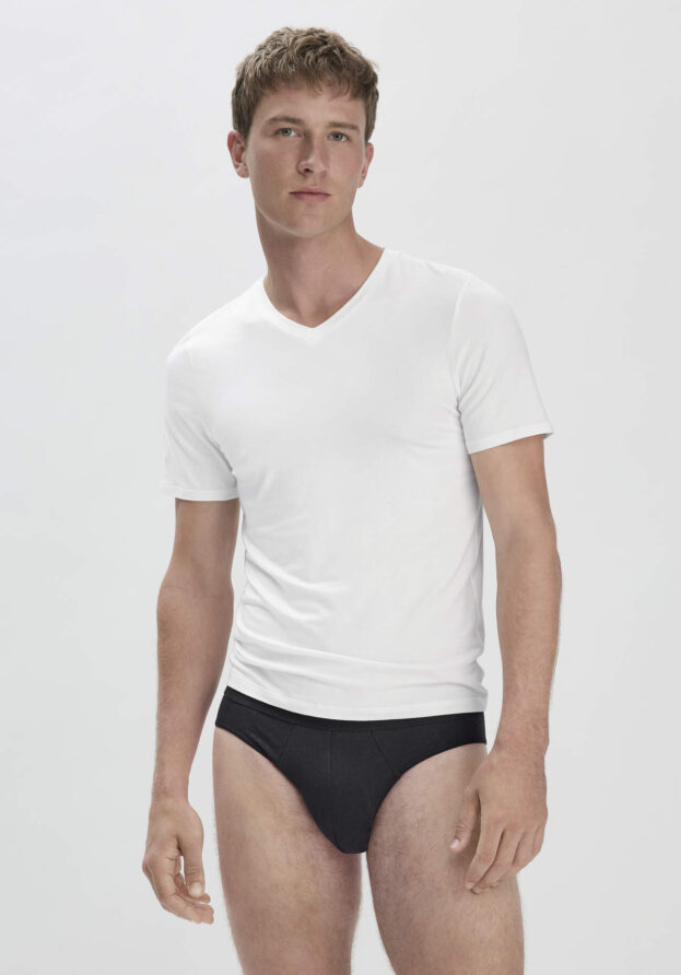 hessnatur Herren T-Shirt Slim PURE BALANCE aus Bio-Baumwolle und TENCEL™ Modal - weiß - Größe 5 = M