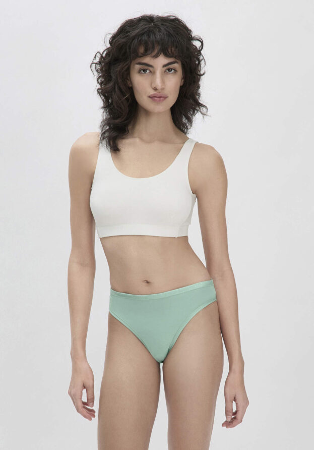 hessnatur Damen Taillenslip High Waist PURE BALANCE aus Bio-Baumwolle und TENCEL™ Modal - grün - Größe 44