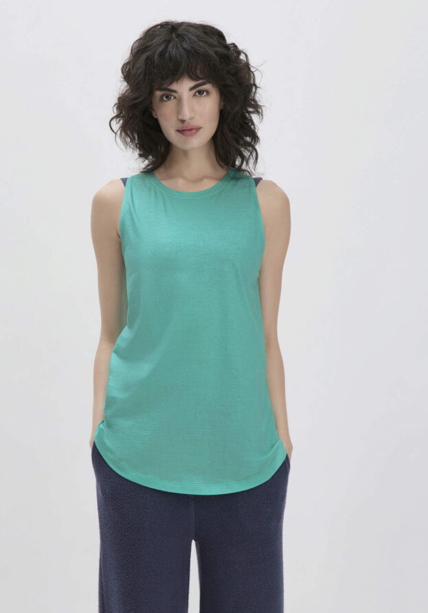 hessnatur Loungewear Top Regular ACTIVE LIGHT aus Bio-Baumwolle - grün - Größe 46