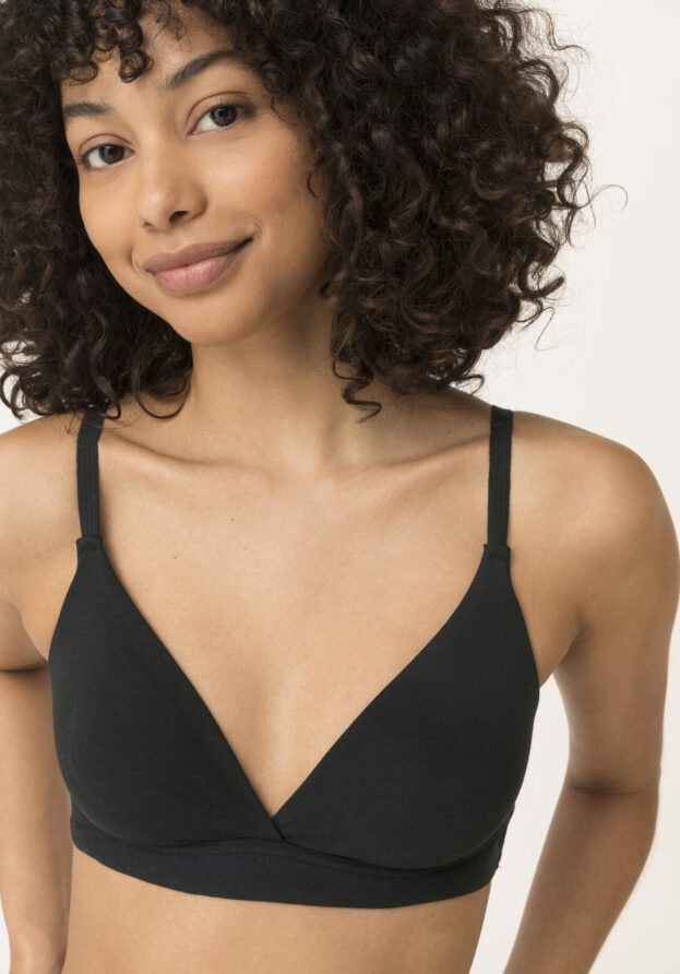 hessnatur Damen Triangel BH bügellos PURE SENSE aus Bio-Baumwolle und Tencel™Modal - schwarz - Größe 70B