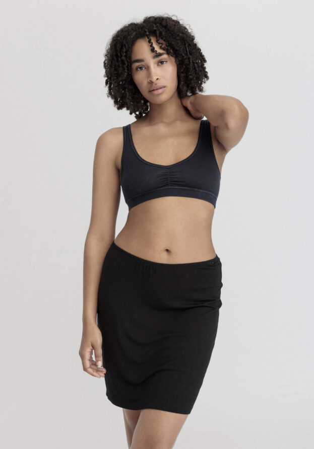 hessnatur Damen Unterrock Fitted PURE FLOW aus TENCEL™ Modal - schwarz - Größe 46