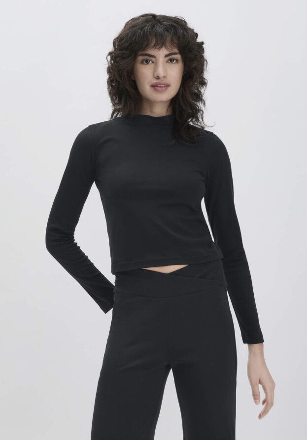 hessnatur Loungewear Longsleeve Fitted ACTIVE LIGHT aus Bio-Baumwolle - schwarz - Größe 40