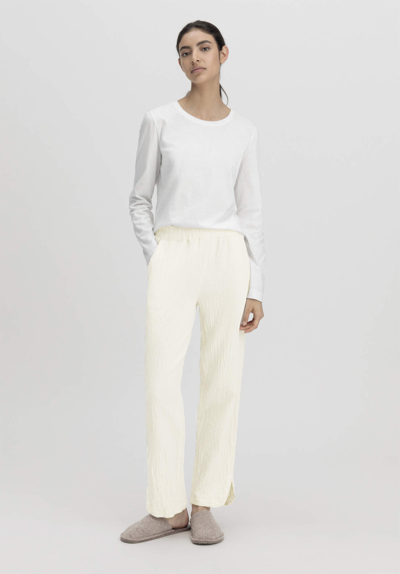 hessnatur Damen Musselin Schlafhose Regular PURE COMFORT aus Bio-Baumwolle - natur - Größe 48