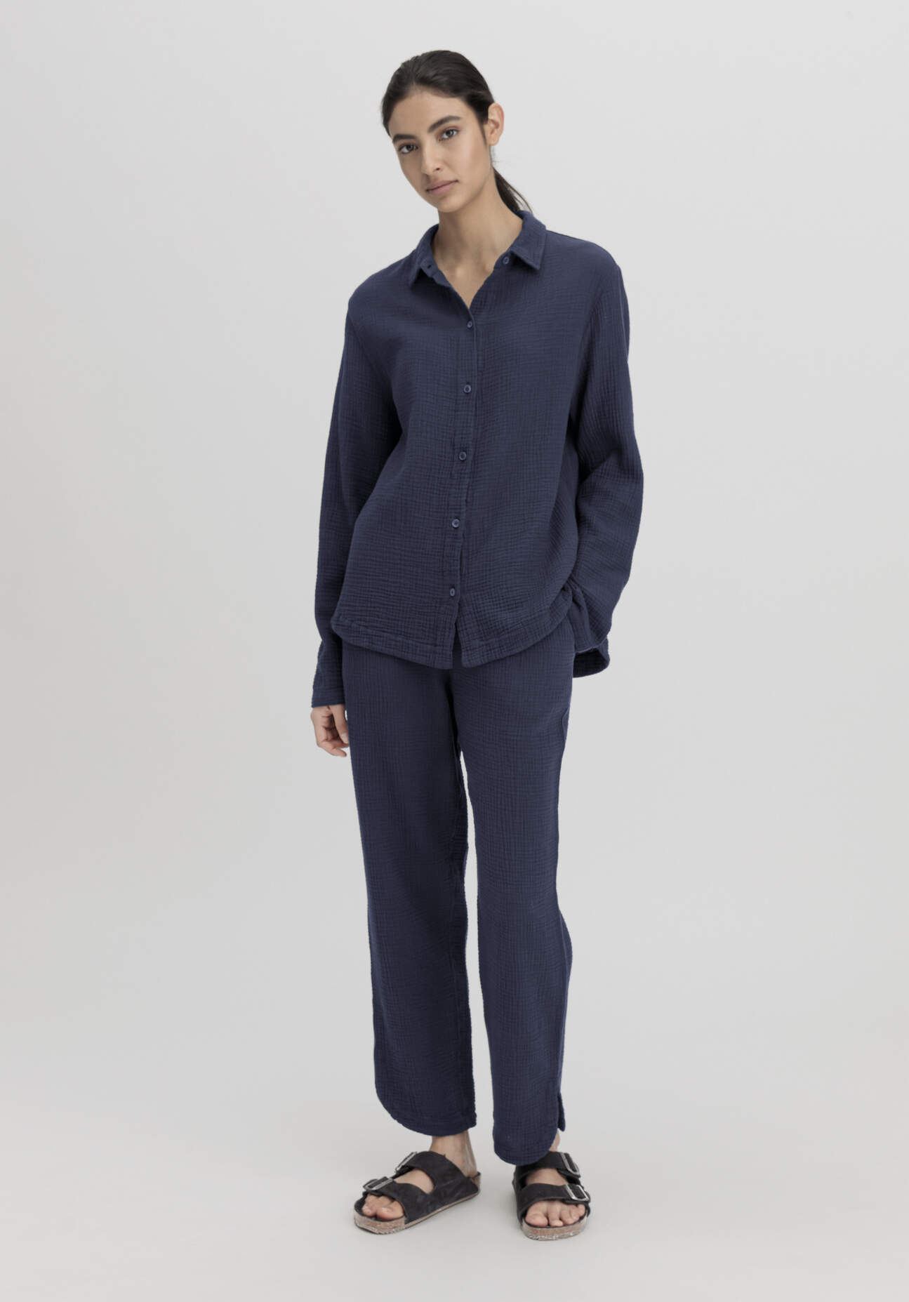 hessnatur Damen Musselin Schlafhose Regular PURE COMFORT aus Bio-Baumwolle - blau - Größe 38