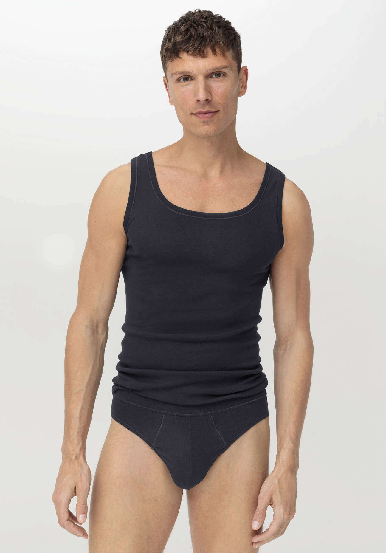 hessnatur Herren Slip Regular Cut im 2er-Pack PURE NATURE aus Bio-Baumwolle - schwarz - Größe 5 = M