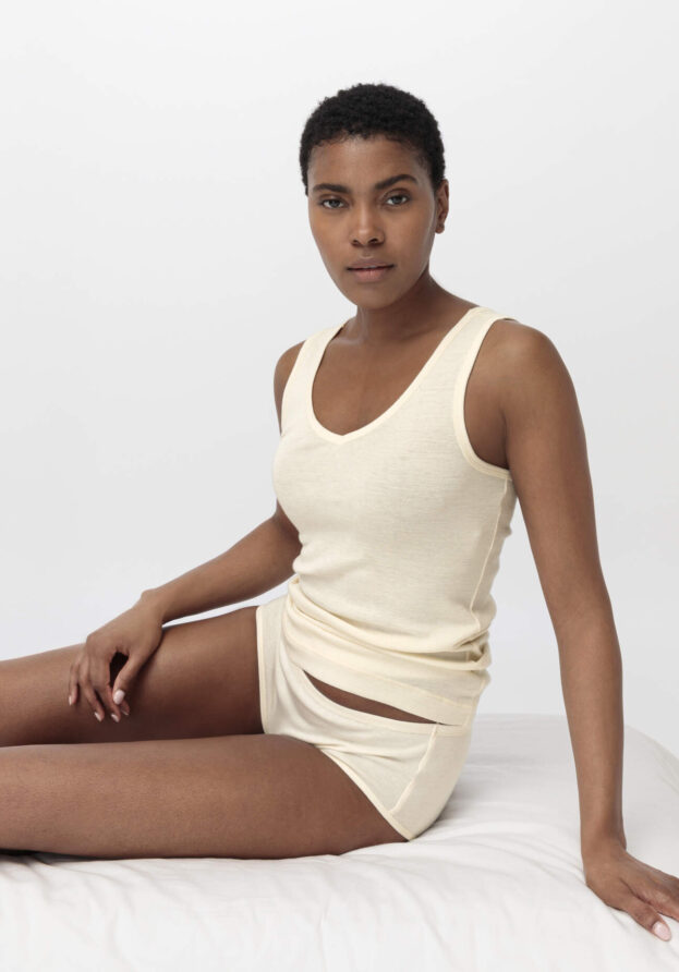 hessnatur Damen Tanktop SILK & WARM TOUCH mit Bio-Merinowolle und Seide - natur - Größe 44