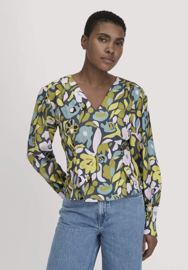 hessnatur Damen Bluse Regular aus LENZING™ ECOVERO™ Viskose - blau - Größe 34