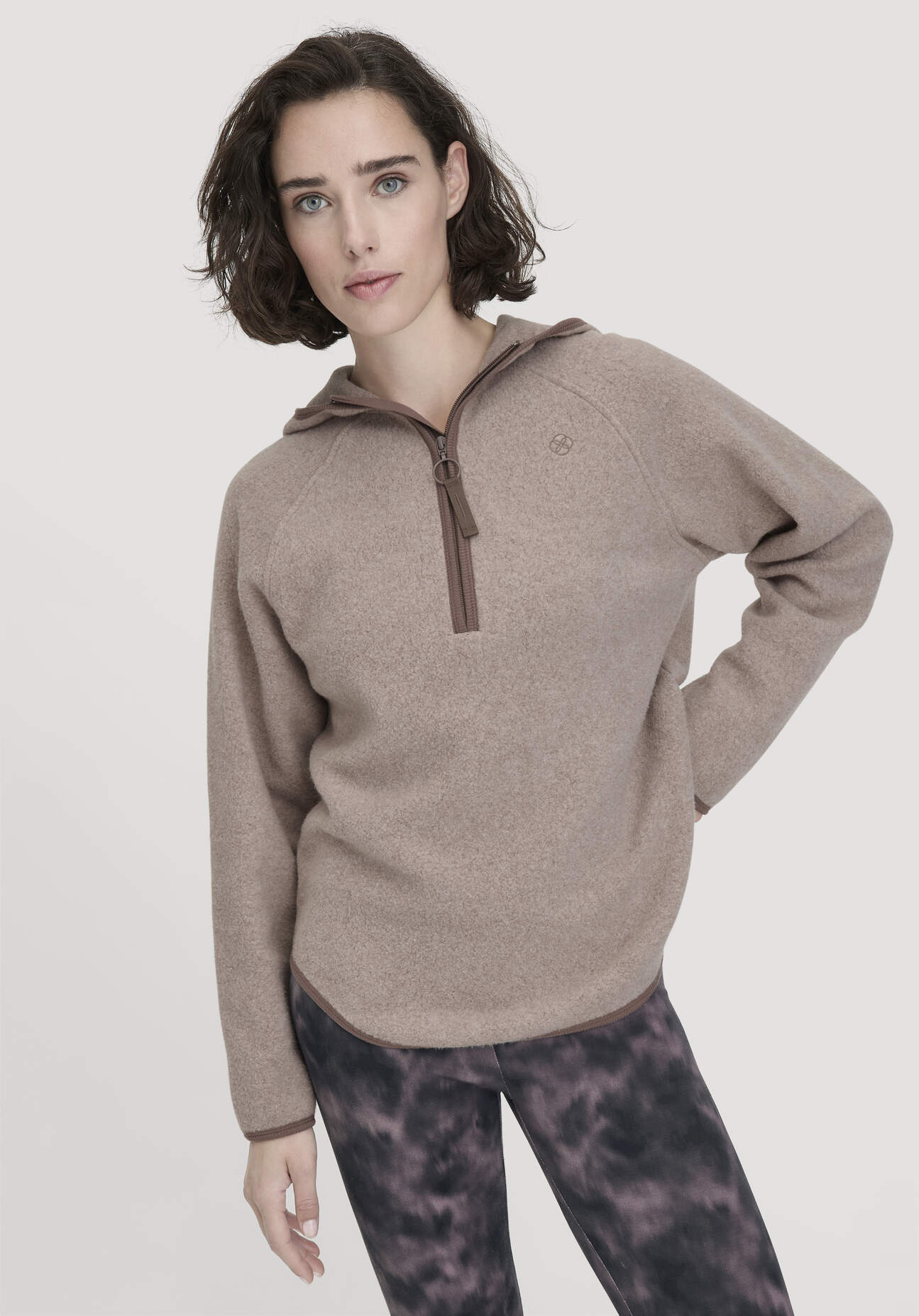 hessnatur Loungewear Fleece Hoodie Relaxed ACTIVE LIGHT aus Bio-Baumwolle - beige - Größe L