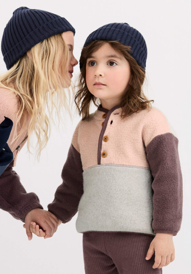 hessnatur Baby Fleece Troyer Colourblock aus Bio-Baumwolle - lila - Größe 74/80