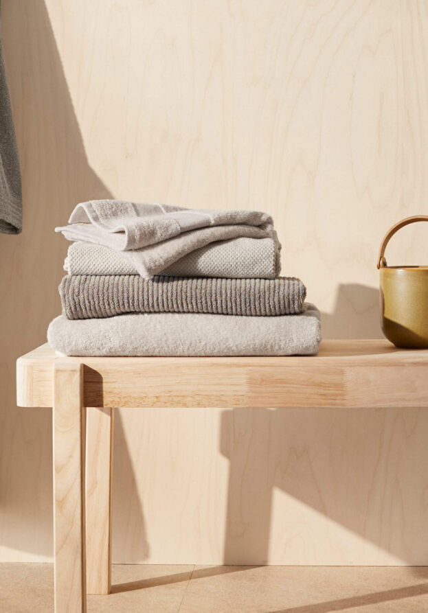 hessnatur Frottier Handtuch Rippstruktur aus Bio-Baumwolle - beige - Größe 100x180 cm