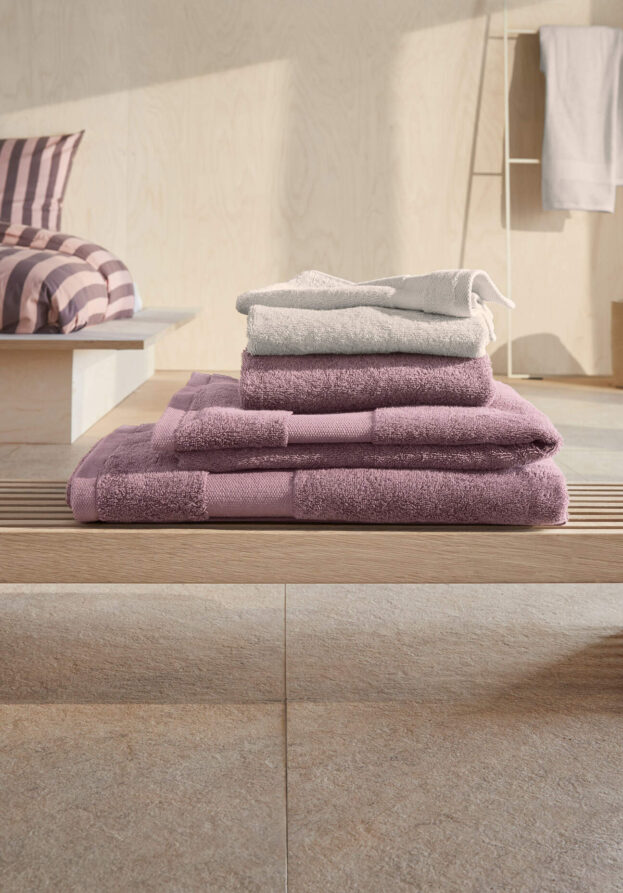 hessnatur Frottier Handtuch aus Bio-Baumwolle - beige - Größe 100x180 cm