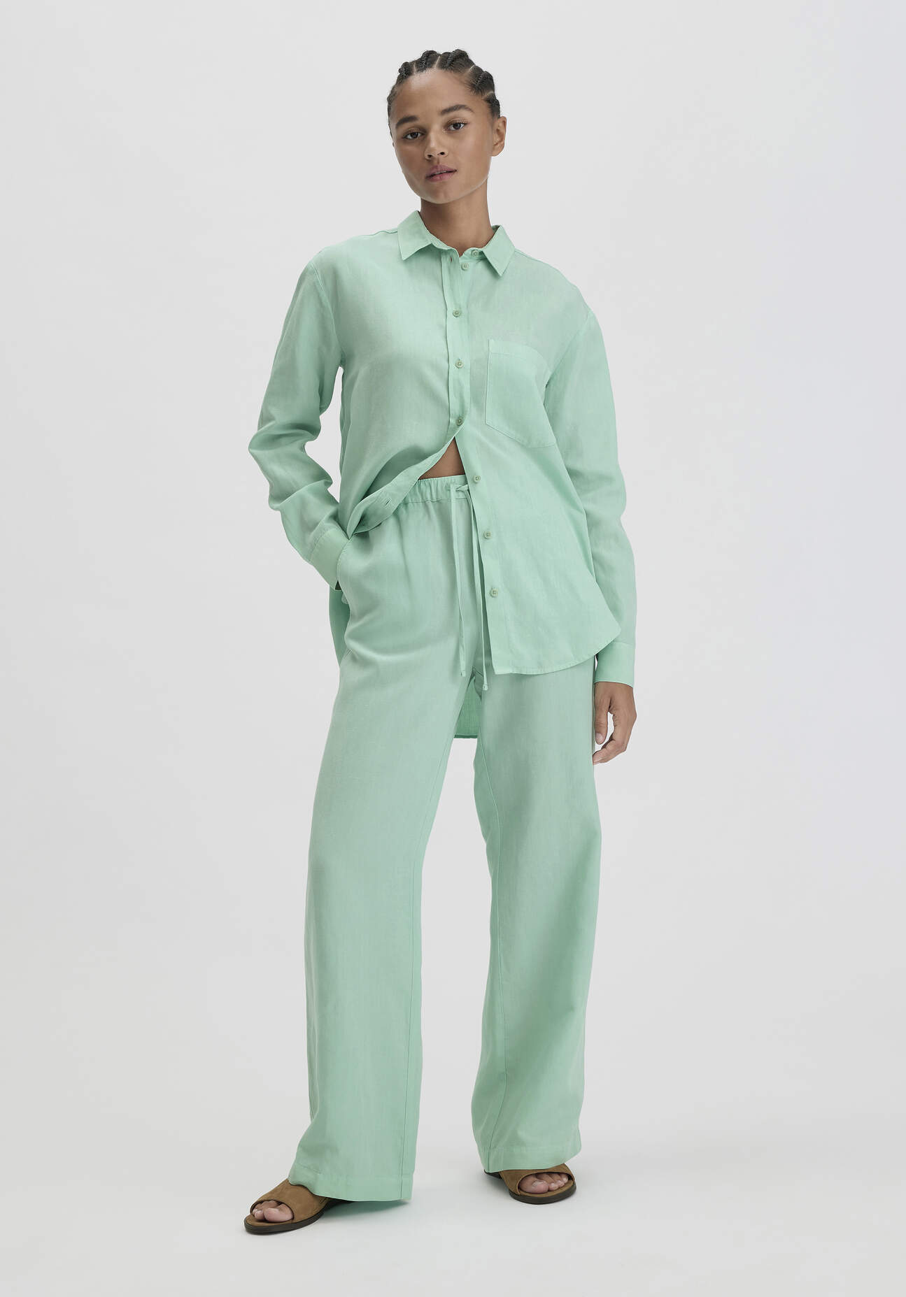 hessnatur Damen Hose Straight Leg Relaxed aus TENCEL™ Lyocell mit Leinen - grün - Größe 38