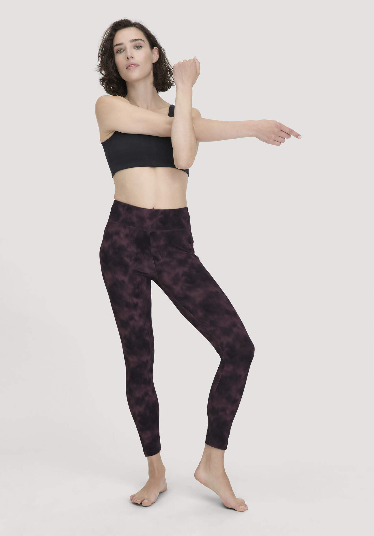 hessnatur Loungewear Leggings Fitted Medium Cut ACTIVE LIGHT aus Bio-Baumwolle - braun - Größe XS