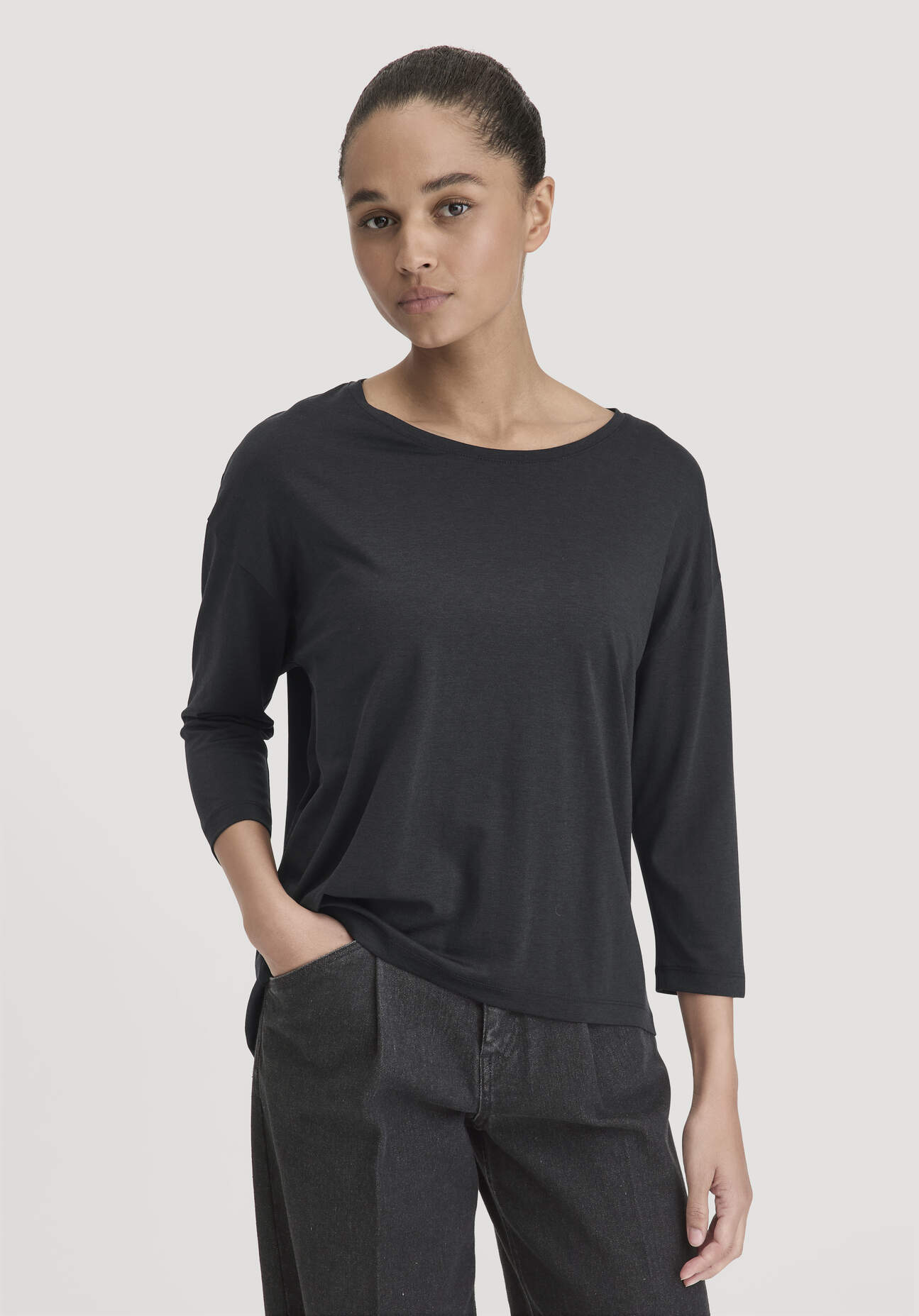 hessnatur Damen Longsleeve Oversize aus TENCEL™ Lyocell mit Bio-Baumwolle - schwarz - Größe M