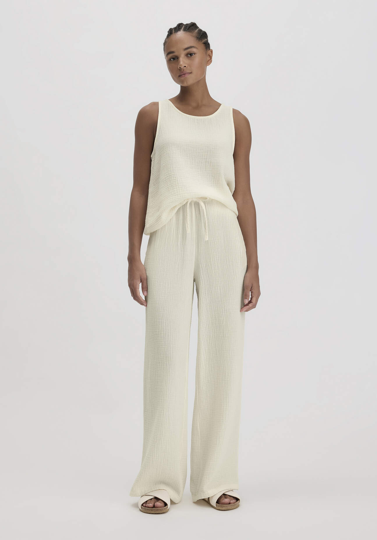 hessnatur Damen Musselin Schlafhose Relaxed PURE COMFORT aus Bio-Baumwolle - natur - Größe 46