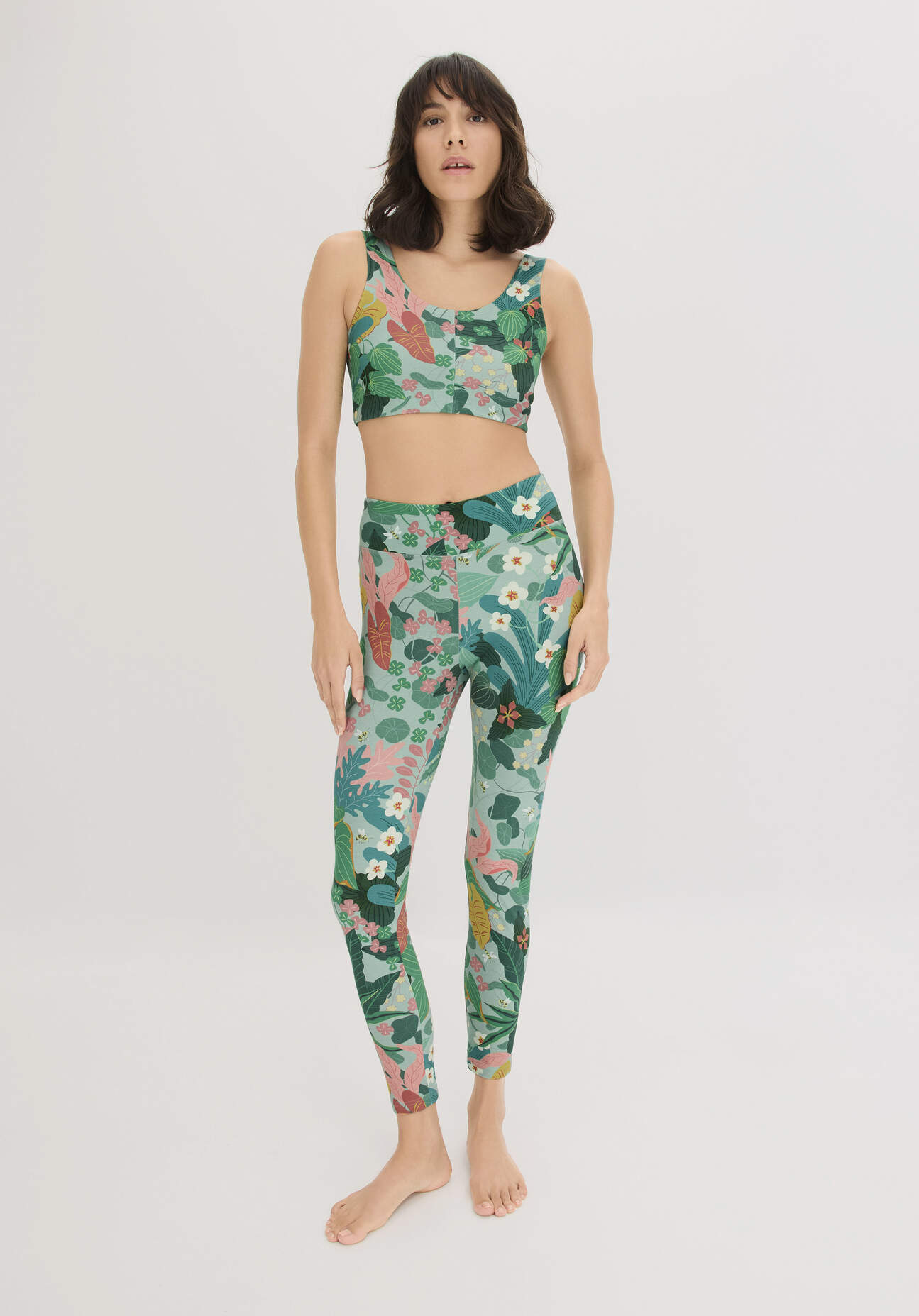 hessnatur Loungewear NAITO x HESSNATUR Print Leggings Medium Cut ACTIVE LIGHT aus Bio-Baumwolle - grün - Größe XL