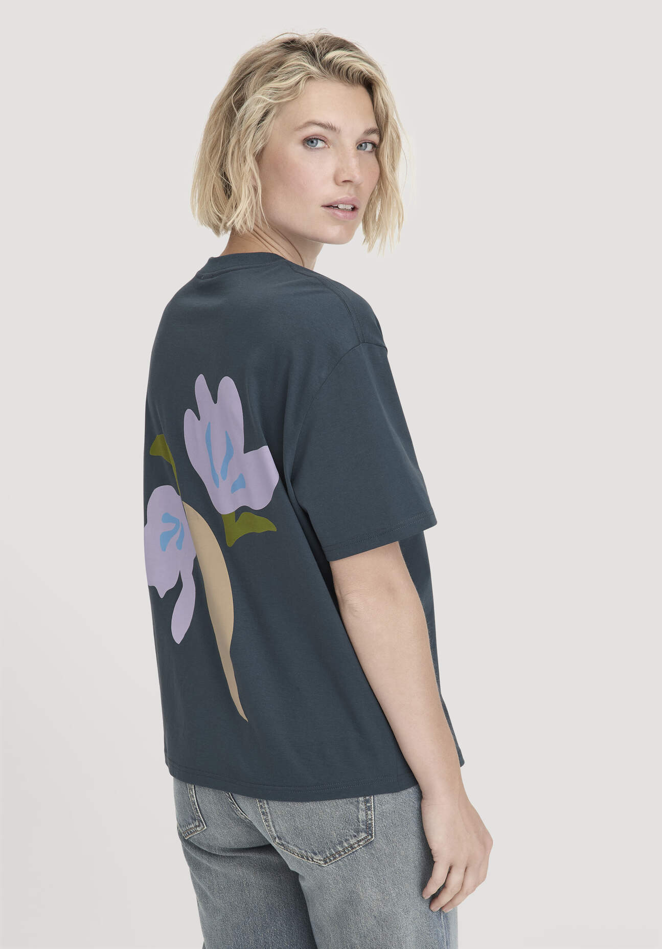 hessnatur Damen Print T-Shirt Oversize aus Bio-Baumwolle - blau - Größe 46