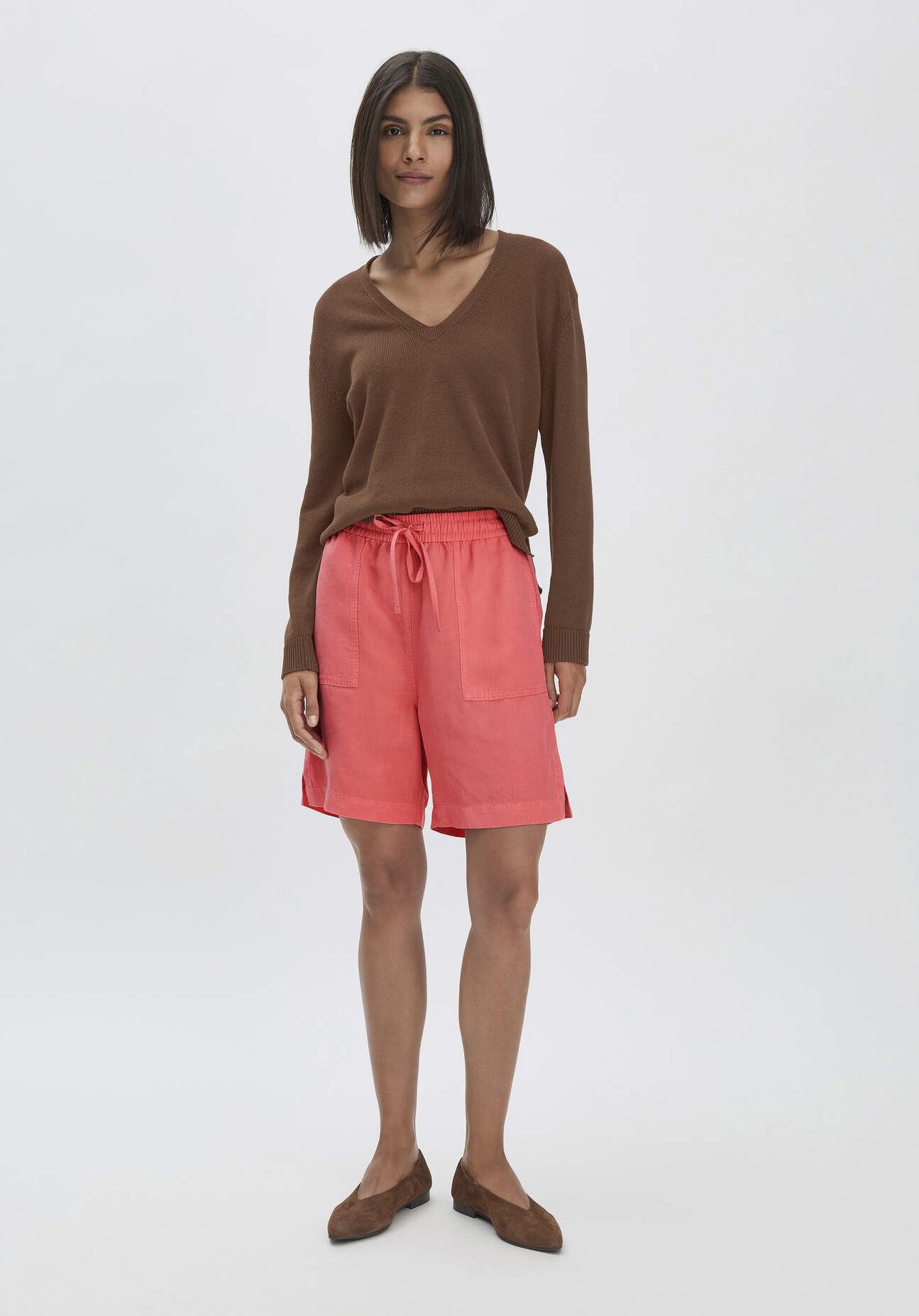 hessnatur Damen Shorts Relaxed aus weichem TENCEL Lyocell mit Leinen - rot - Größe 44