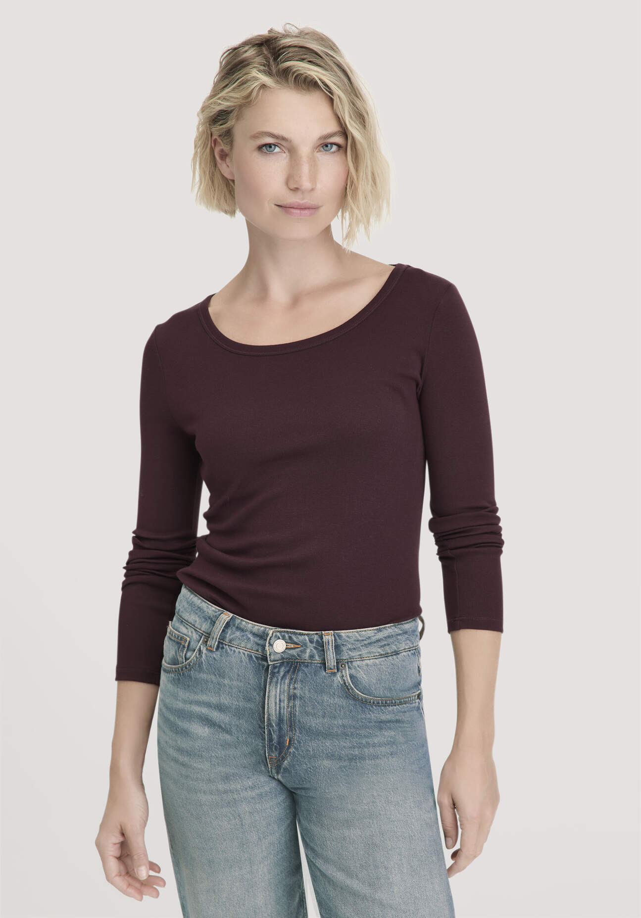 hessnatur Damen Softrib Longsleeve Fitted aus Bio-Baumwolle und TENCEL™ Modal - braun - Größe 48