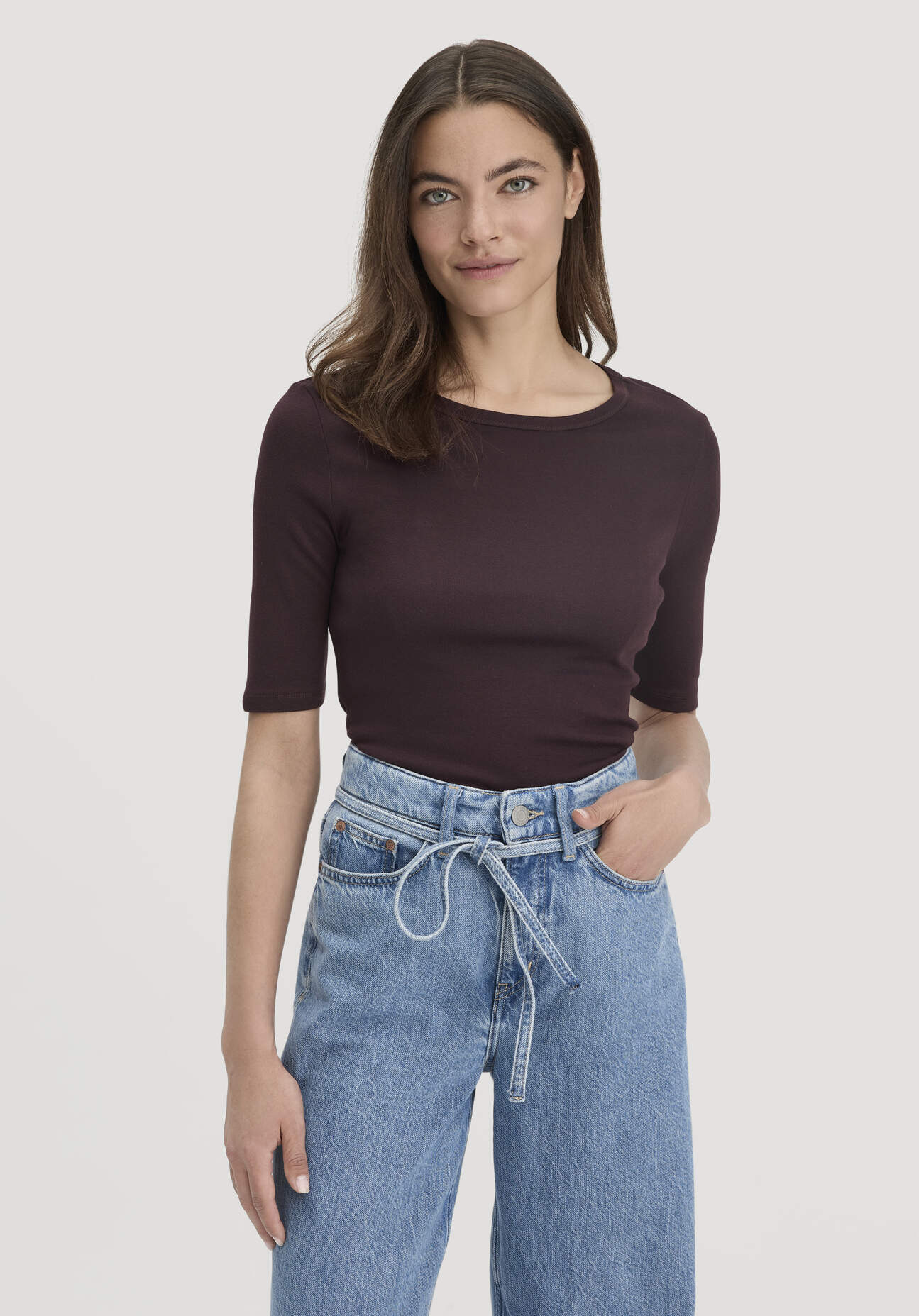 hessnatur Damen Softrib T-Shirt Fitted aus Bio-Baumwolle und TENCEL™ Modal - braun - Größe 46