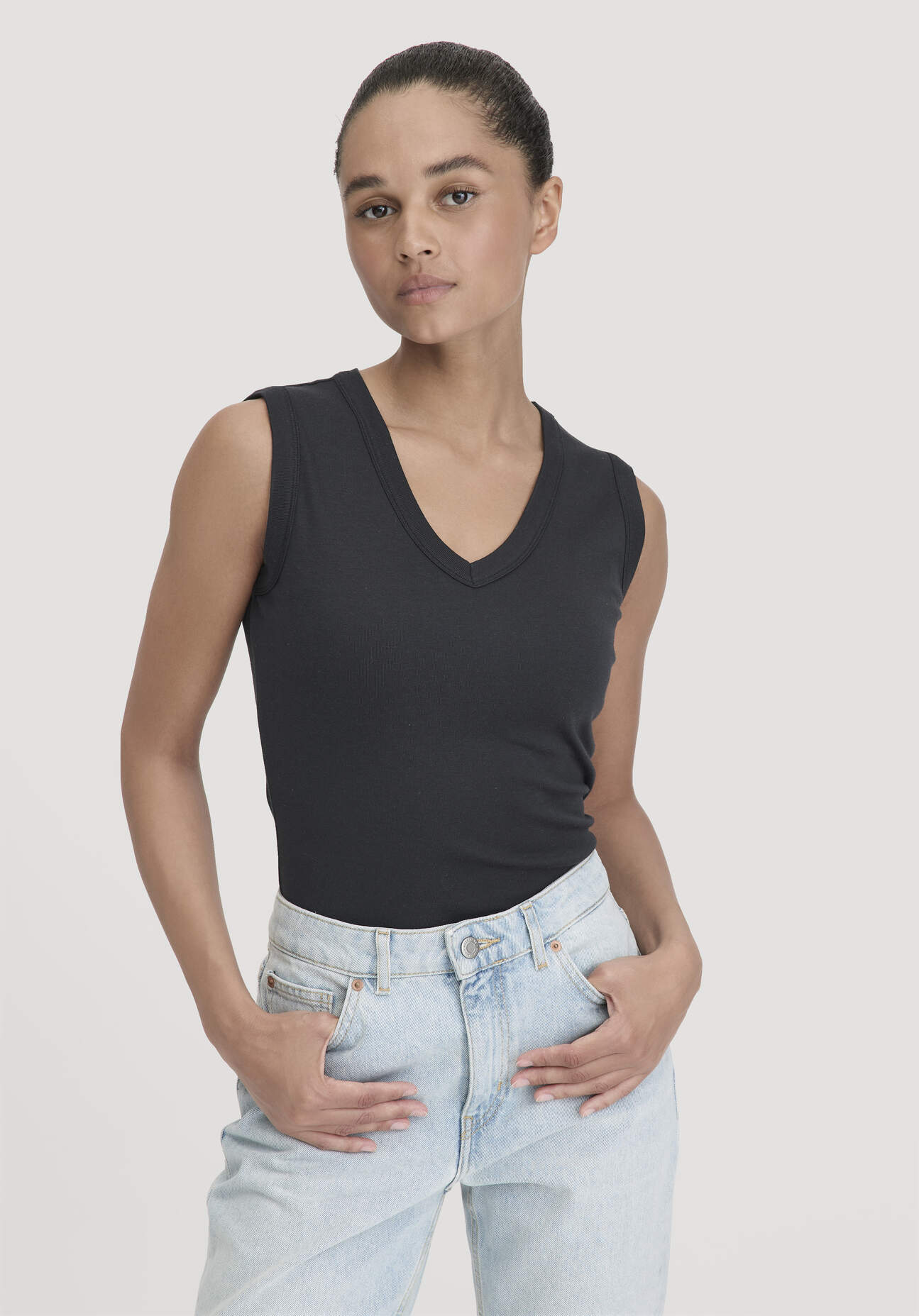 hessnatur Damen Softrib Top Fitted aus Bio-Baumwolle und TENCEL™ Modal - schwarz - Größe 36