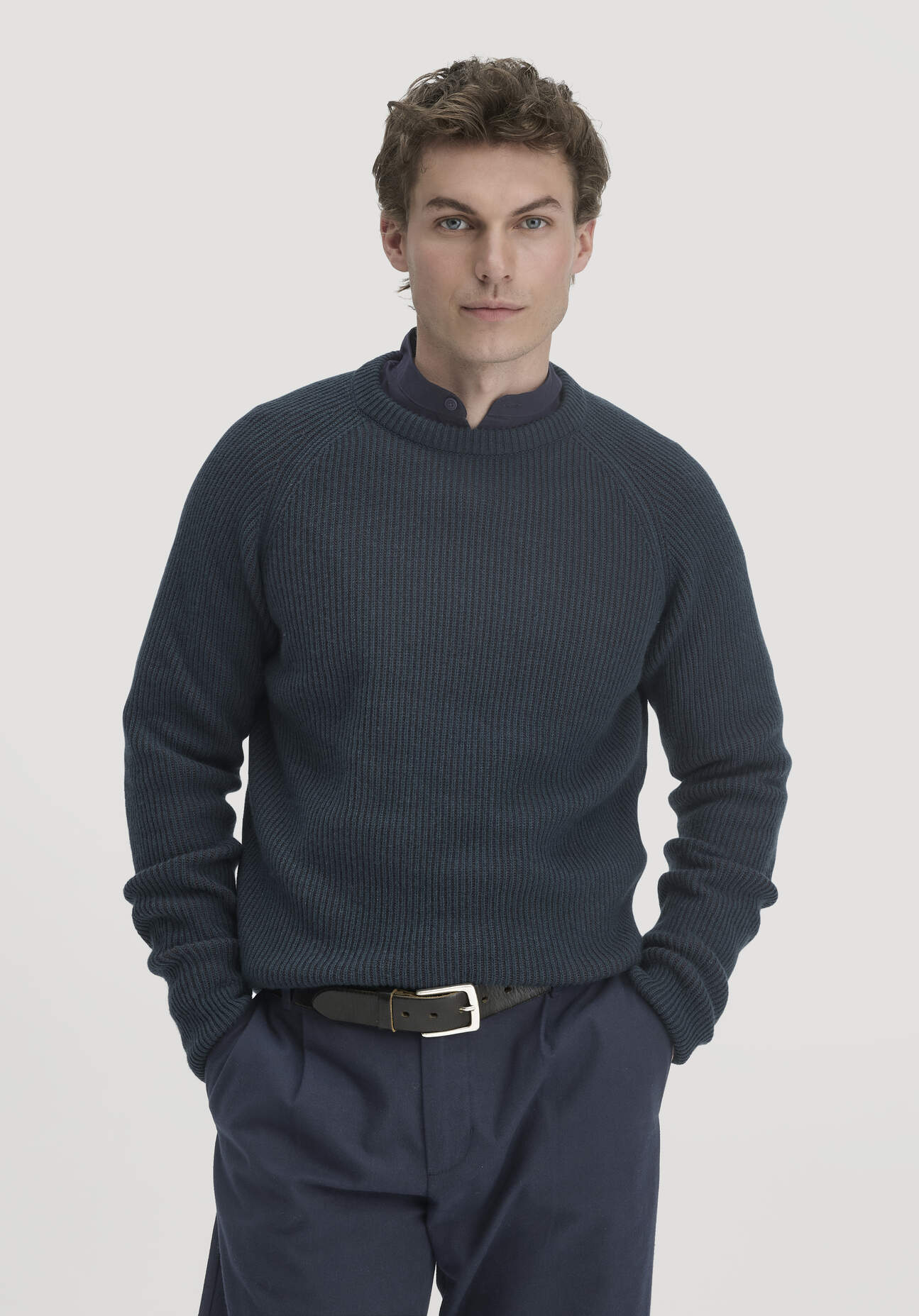 hessnatur Herren Strick Pullover Regular aus Bio-Baumwolle mit Bio-Merinowolle - blau - Größe M