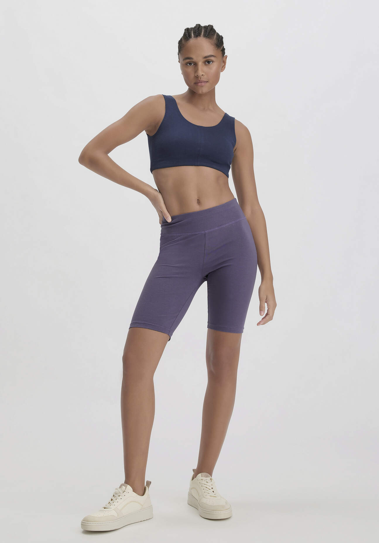 hessnatur Loungewear Shorts Fitted Medium Cut ACTIVE LIGHT aus Bio-Baumwolle - lila - Größe S/l